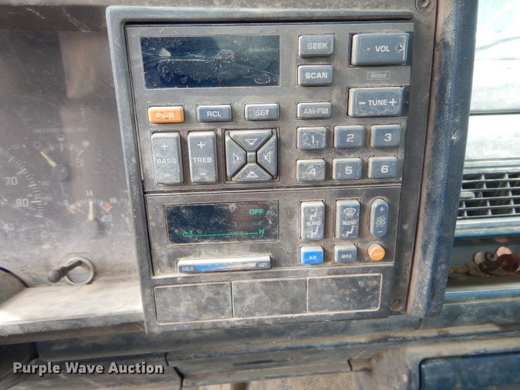 image for item DH6185 1994 GMC Sierra 1500 SL pickup truck