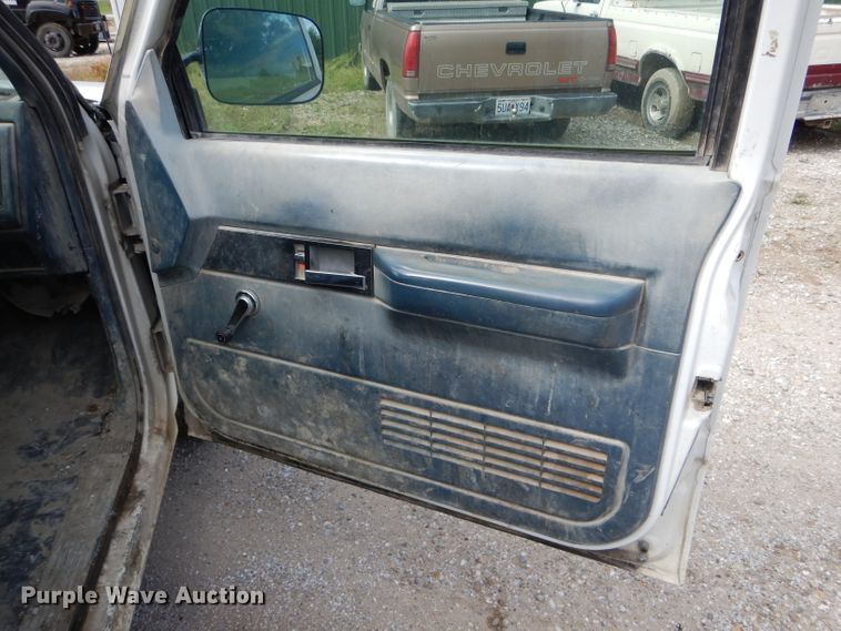 image for item DH6185 1994 GMC Sierra 1500 SL pickup truck