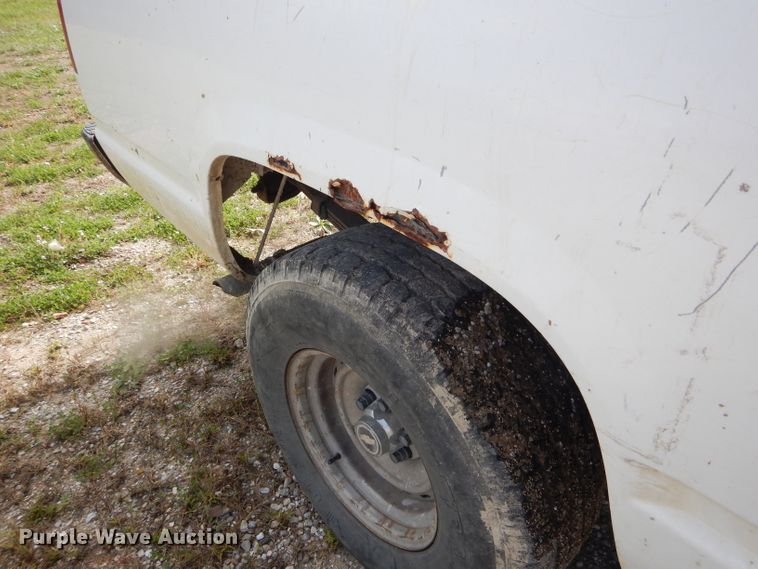 image for item DH6185 1994 GMC Sierra 1500 SL pickup truck