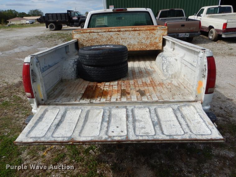 image for item DH6185 1994 GMC Sierra 1500 SL pickup truck