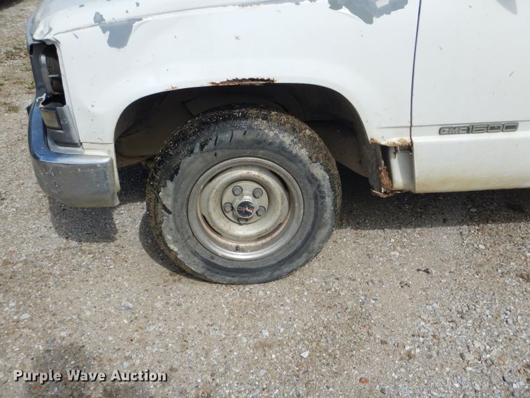 image for item DH6185 1994 GMC Sierra 1500 SL pickup truck