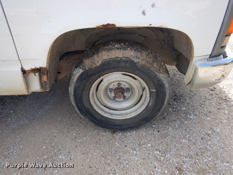 image for item DH6185 1994 GMC Sierra 1500 SL pickup truck