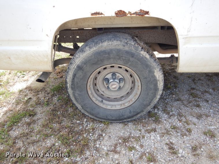 image for item DH6185 1994 GMC Sierra 1500 SL pickup truck