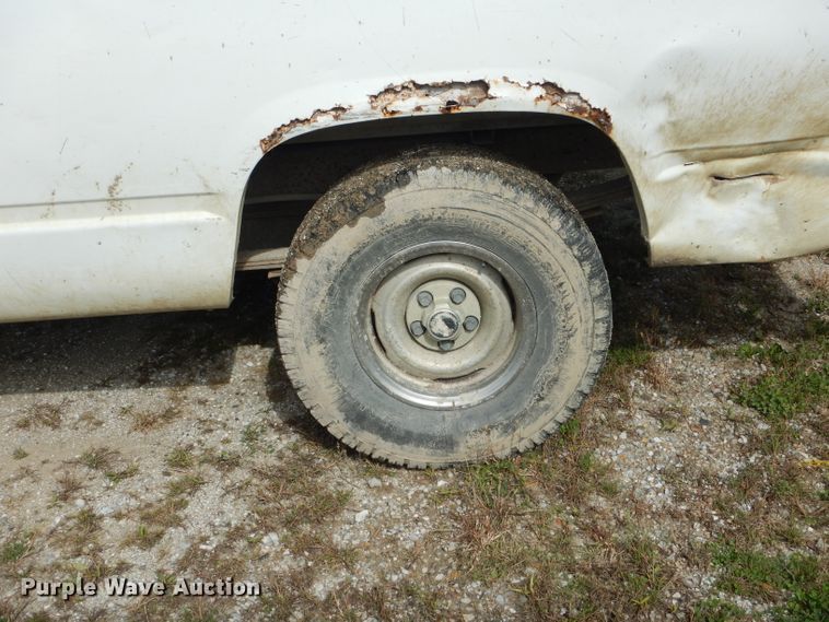 image for item DH6185 1994 GMC Sierra 1500 SL pickup truck