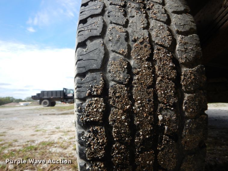 image for item DH6185 1994 GMC Sierra 1500 SL pickup truck