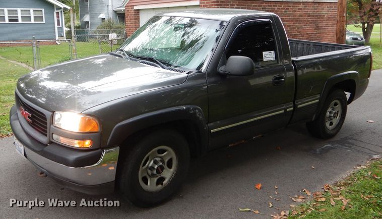 image for item DH6228 2000 GMC Sierra 1500 SL pickup truck