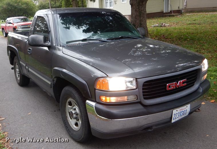 image for item DH6228 2000 GMC Sierra 1500 SL pickup truck