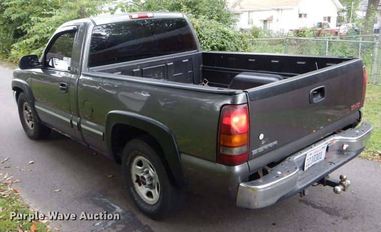 image for item DH6228 2000 GMC Sierra 1500 SL pickup truck