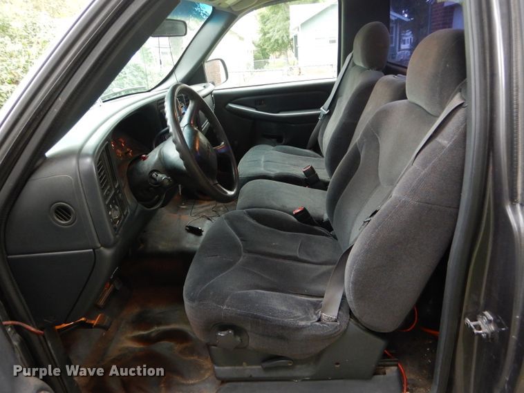 image for item DH6228 2000 GMC Sierra 1500 SL pickup truck