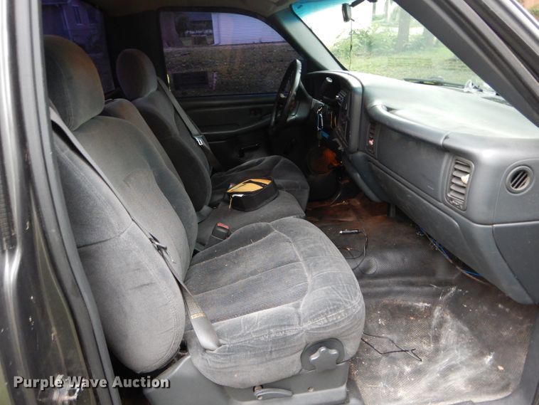 image for item DH6228 2000 GMC Sierra 1500 SL pickup truck