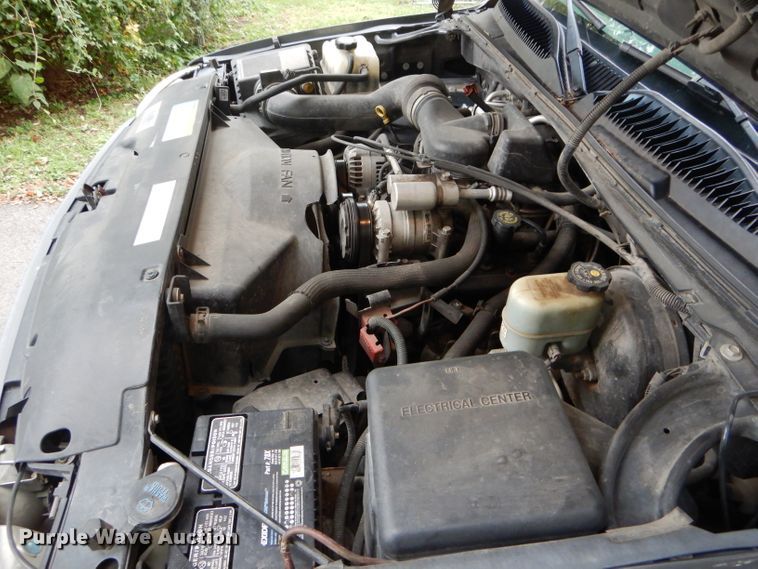 image for item DH6228 2000 GMC Sierra 1500 SL pickup truck