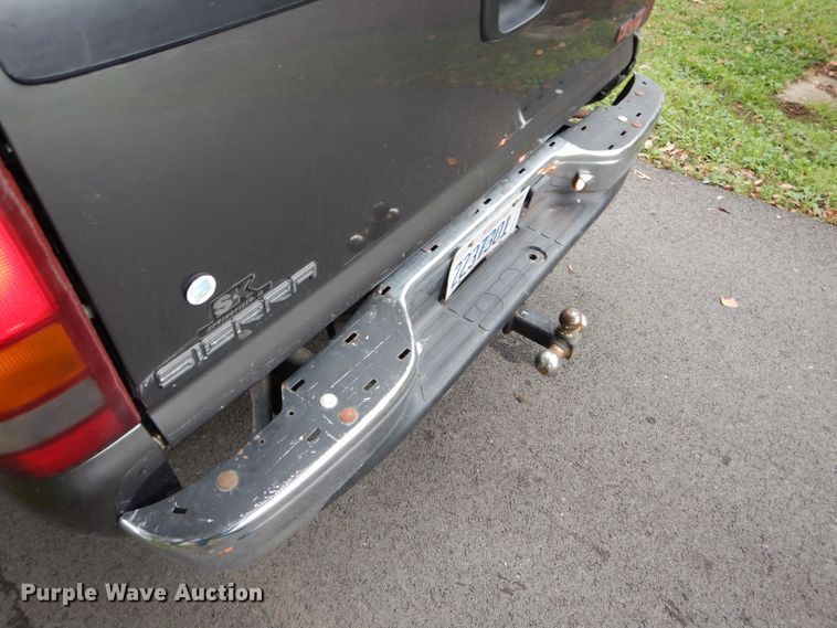 image for item DH6228 2000 GMC Sierra 1500 SL pickup truck