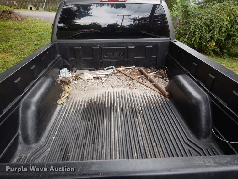 image for item DH6228 2000 GMC Sierra 1500 SL pickup truck