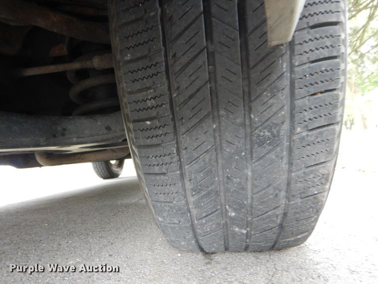 image for item DH6228 2000 GMC Sierra 1500 SL pickup truck