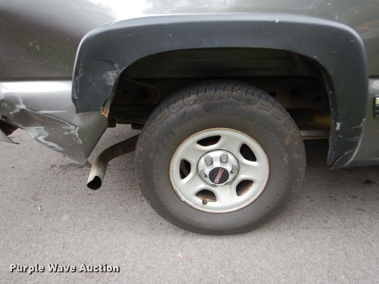 image for item DH6228 2000 GMC Sierra 1500 SL pickup truck