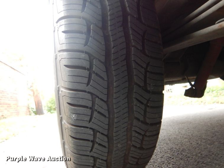 image for item DH6228 2000 GMC Sierra 1500 SL pickup truck