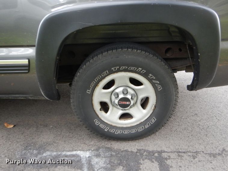 image for item DH6228 2000 GMC Sierra 1500 SL pickup truck