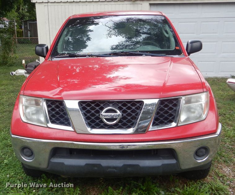 image for item DH6230 2007 Nissan Frontier SE Crew Cab pickup truck