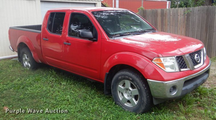 image for item DH6230 2007 Nissan Frontier SE Crew Cab pickup truck