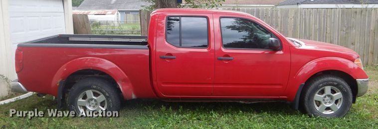 image for item DH6230 2007 Nissan Frontier SE Crew Cab pickup truck