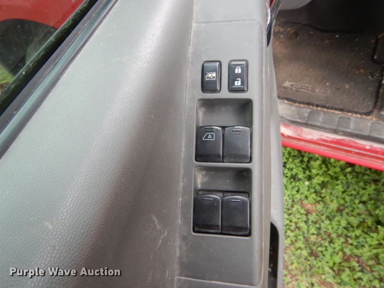 image for item DH6230 2007 Nissan Frontier SE Crew Cab pickup truck