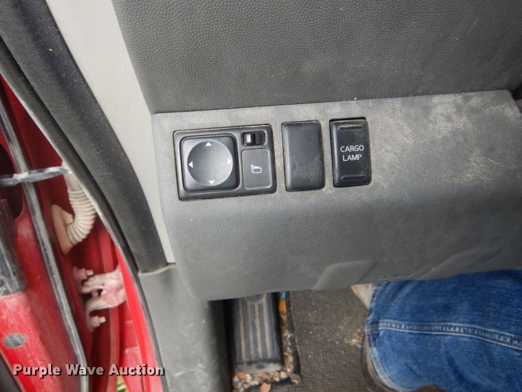 image for item DH6230 2007 Nissan Frontier SE Crew Cab pickup truck