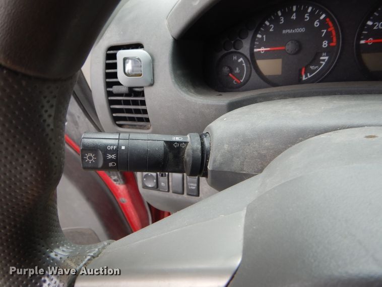 image for item DH6230 2007 Nissan Frontier SE Crew Cab pickup truck