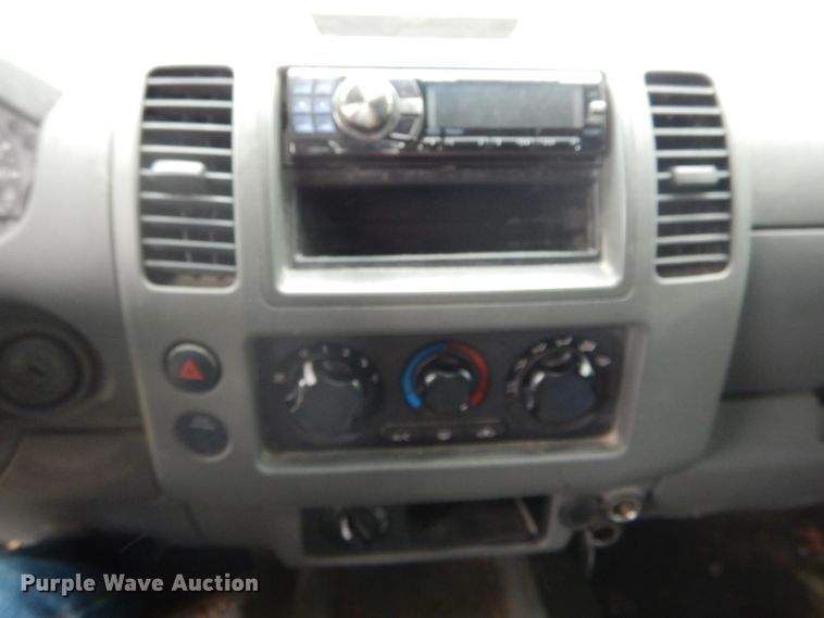 image for item DH6230 2007 Nissan Frontier SE Crew Cab pickup truck