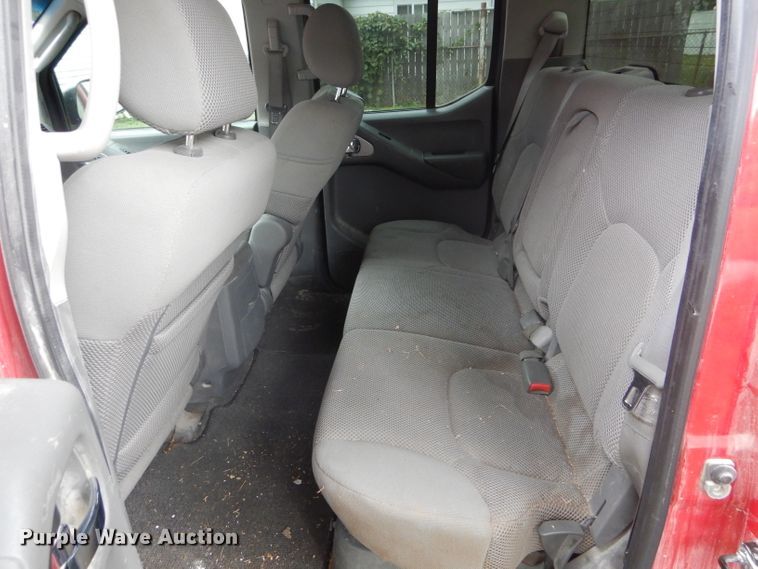 image for item DH6230 2007 Nissan Frontier SE Crew Cab pickup truck