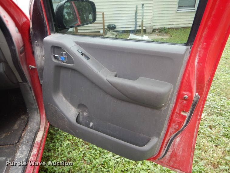 image for item DH6230 2007 Nissan Frontier SE Crew Cab pickup truck