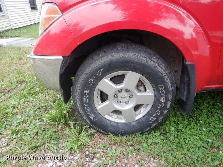 image for item DH6230 2007 Nissan Frontier SE Crew Cab pickup truck