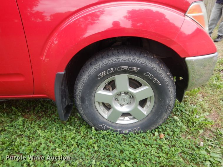 image for item DH6230 2007 Nissan Frontier SE Crew Cab pickup truck