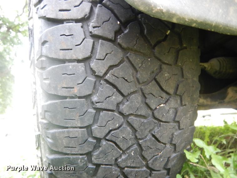 image for item DH6230 2007 Nissan Frontier SE Crew Cab pickup truck