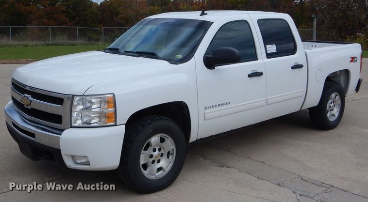 image for item DH6242 2011 Chevrolet Silverado 1500 LT Crew Cab pickup truck