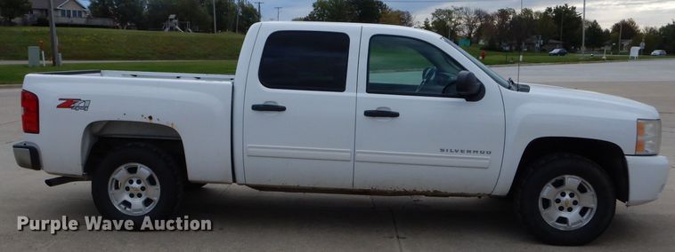 image for item DH6242 2011 Chevrolet Silverado 1500 LT Crew Cab pickup truck