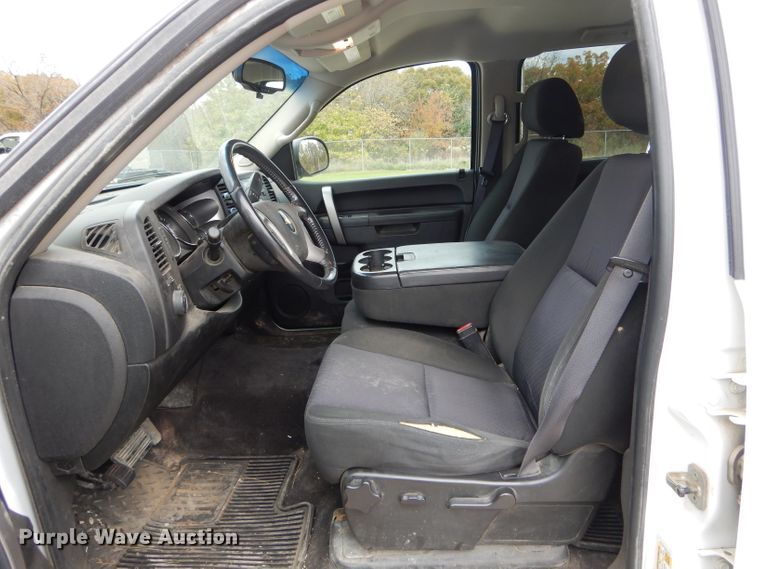 image for item DH6242 2011 Chevrolet Silverado 1500 LT Crew Cab pickup truck