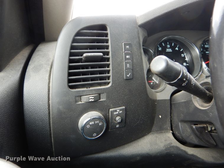 image for item DH6242 2011 Chevrolet Silverado 1500 LT Crew Cab pickup truck