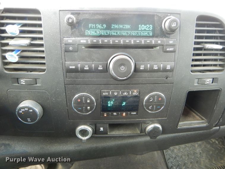 image for item DH6242 2011 Chevrolet Silverado 1500 LT Crew Cab pickup truck