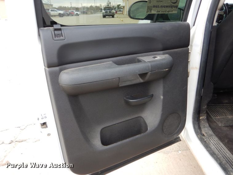 image for item DH6242 2011 Chevrolet Silverado 1500 LT Crew Cab pickup truck