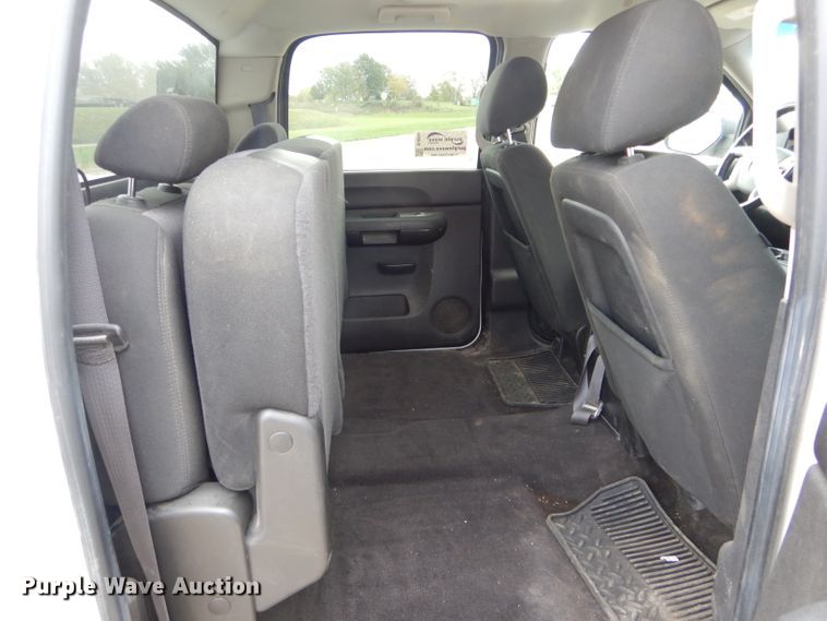 image for item DH6242 2011 Chevrolet Silverado 1500 LT Crew Cab pickup truck