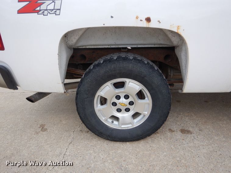 image for item DH6242 2011 Chevrolet Silverado 1500 LT Crew Cab pickup truck