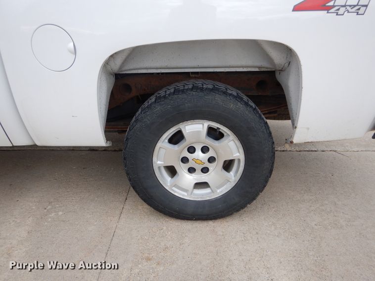 image for item DH6242 2011 Chevrolet Silverado 1500 LT Crew Cab pickup truck