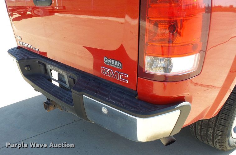 image for item DI0713 2011 GMC Sierra 1500 Crew Cab pickup truck