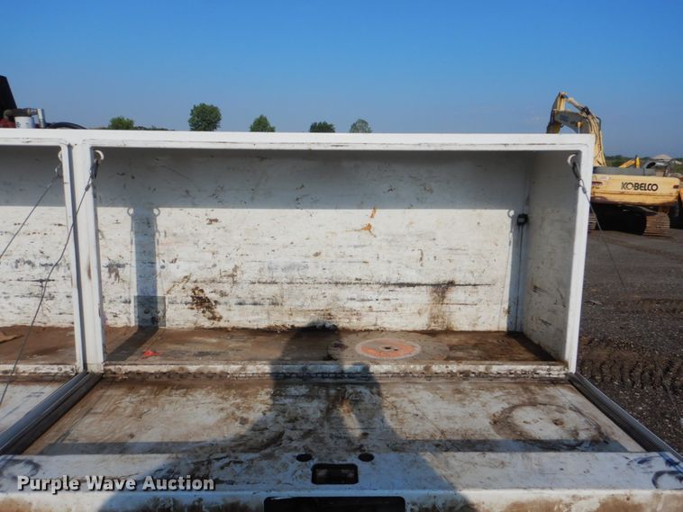 image for item DI2261 2011 Ford F350 Super Duty SuperCab flatbed pickup truck