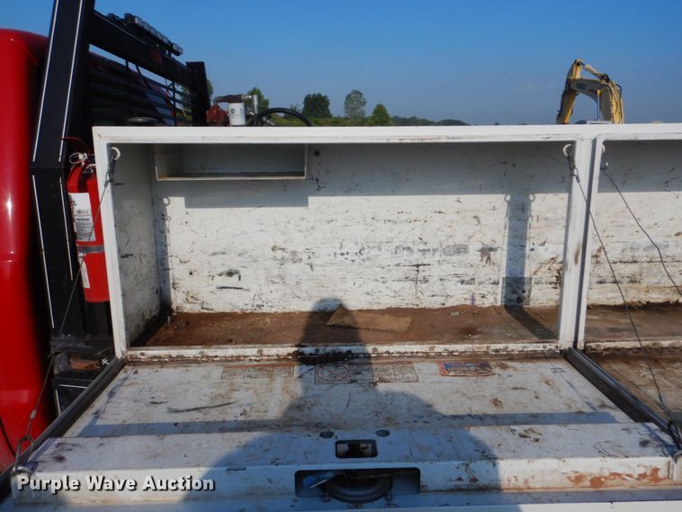 image for item DI2261 2011 Ford F350 Super Duty SuperCab flatbed pickup truck