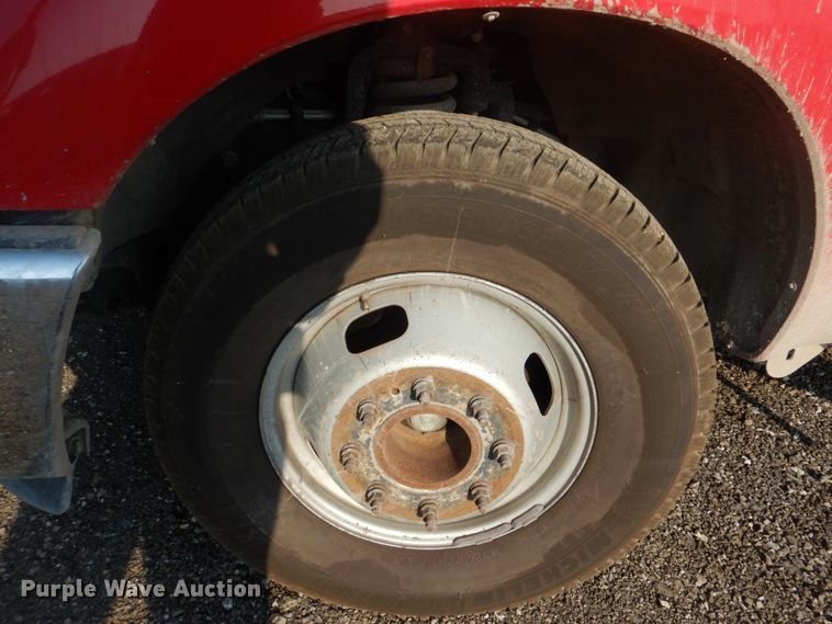 image for item DI2261 2011 Ford F350 Super Duty SuperCab flatbed pickup truck