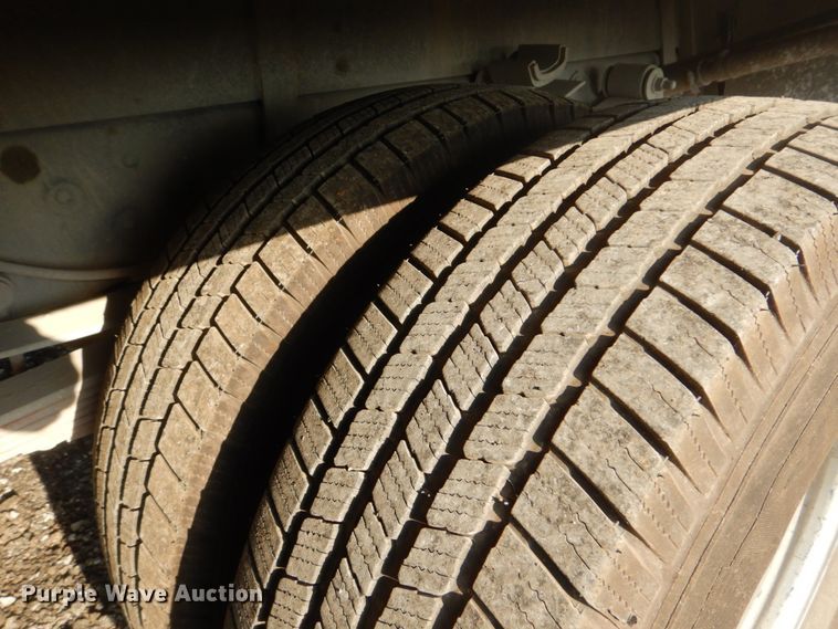 image for item DI2261 2011 Ford F350 Super Duty SuperCab flatbed pickup truck