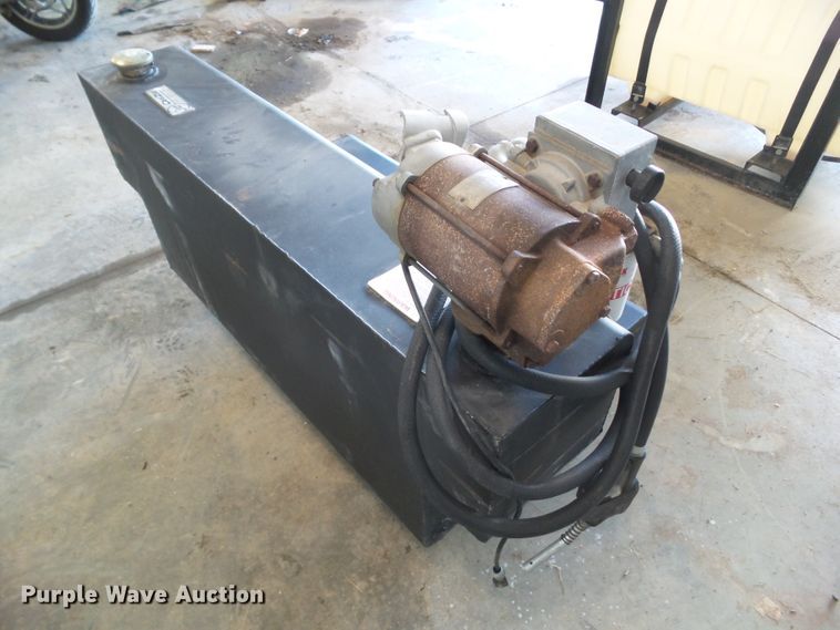 image for item EM9219 Dee Zee auxiliary fuel tank