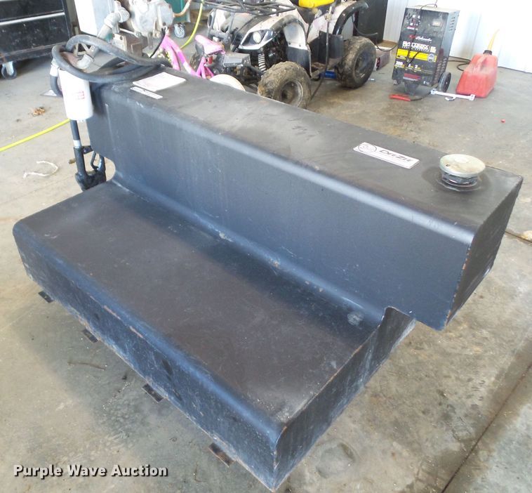 image for item EM9219 Dee Zee auxiliary fuel tank