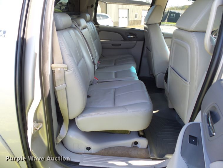 image for item EM9228 2009 Chevrolet Avalanche LT Crew Cab pickup truck